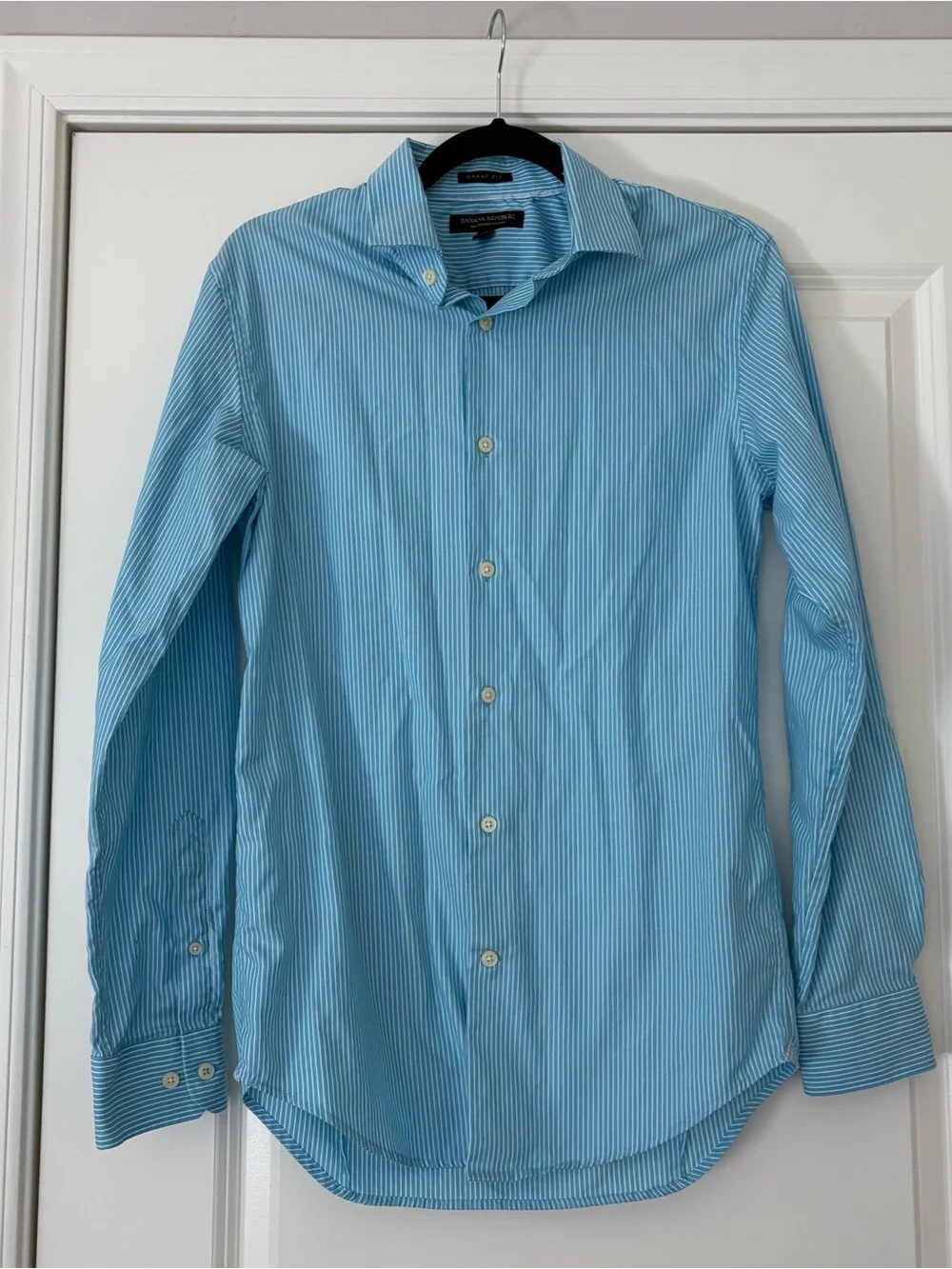 Banana Republic Men’s Blue and White Pinstripe 120s Supina Cotton Dress Shirt